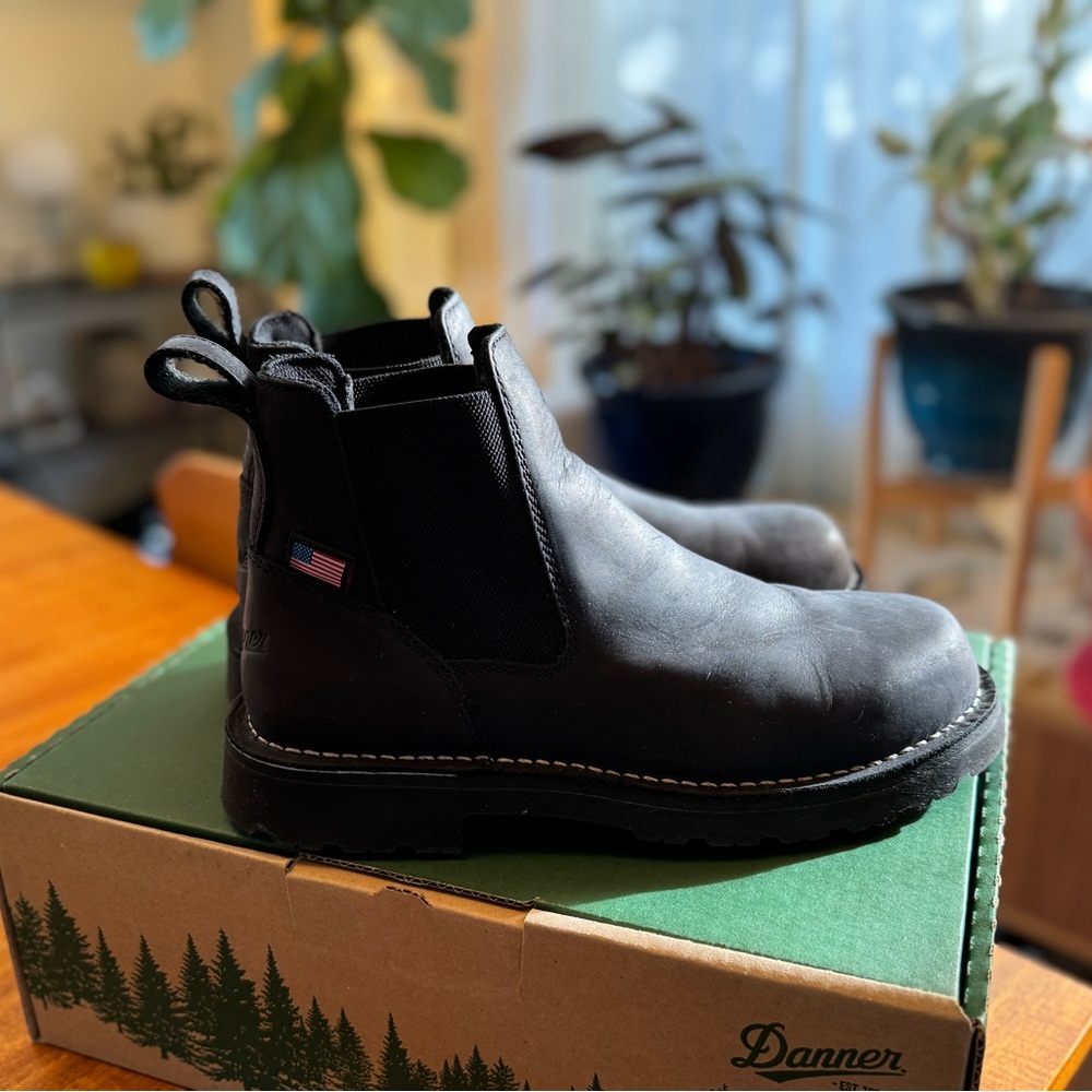 Danner Black Leather Men's Chelsea Boots